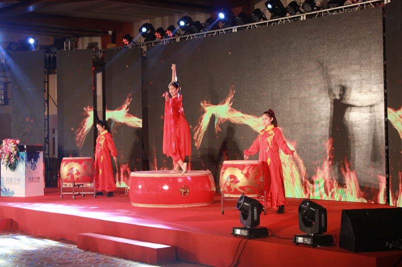 恭祝2016第四届 中国“营造空间”设计峰会 易尚国际装饰荣获殊荣